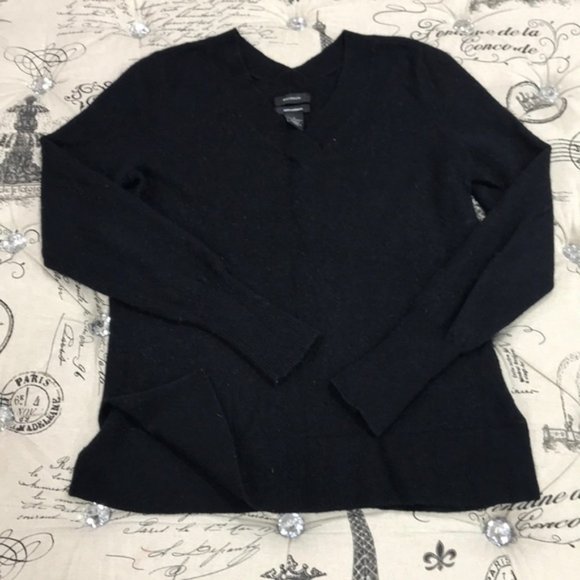 Halogen V-Neck Cashmere Sweater - Picture 2 of 4